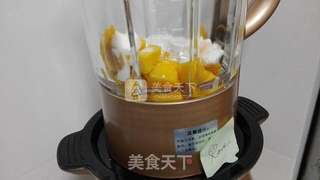 芒果草莓思慕雪(破壁机版)的做法步骤:3