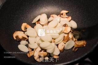 黑松露芝士炒年糕 Black Truffle Cheesy Rice Cake的做法步骤:4