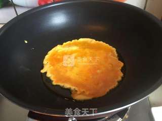 榆钱三文鱼蛋炒饭的做法步骤:6