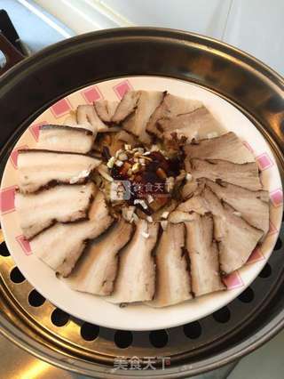 酸菜蒸扣肉的做法步骤:4
