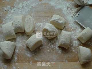 韭菜盒子----初春食韭正当时(附盒子花边的详细包法)的做法步骤:14