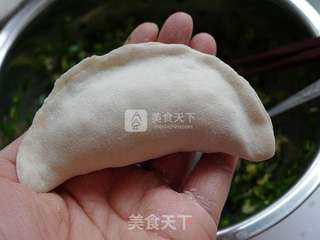 韭菜盒子----初春食韭正当时(附盒子花边的详细包法)的做法步骤:17