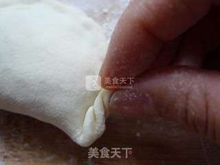 韭菜盒子----初春食韭正当时(附盒子花边的详细包法)的做法步骤:20