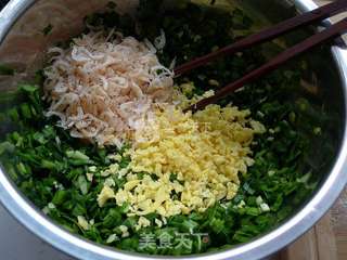 韭菜盒子----初春食韭正当时(附盒子花边的详细包法)的做法步骤:8