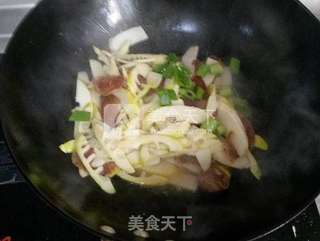 春季里的快手小炒——腊肠炒春笋的做法步骤:6