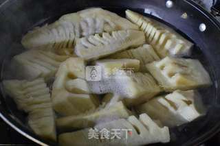 油焖春笋的做法步骤:2