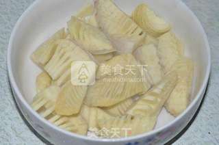 香菇春笋炖鸡块的做法步骤:13