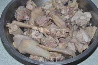 香菇春笋炖鸡块的做法步骤:2