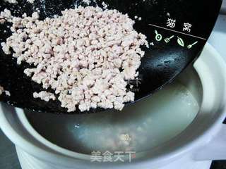 荠菜瘦肉粥的做法步骤:8