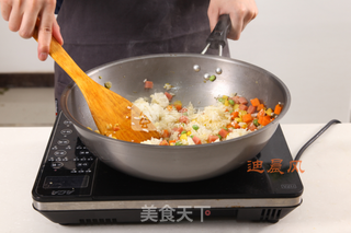 菠萝什锦焗饭的做法步骤:5