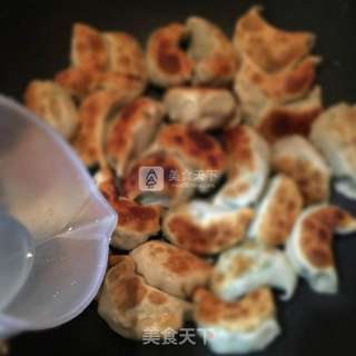 韭菜煎饺的做法步骤:9