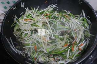 韭菜炒绿豆芽的做法步骤:5