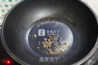 韭菜炒绿豆芽的做法步骤:2