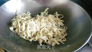 韭菜炒干豆腐的做法步骤:5