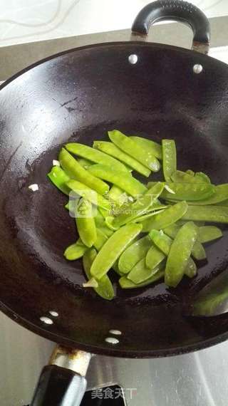 蒜蓉荷兰豆的做法步骤:4