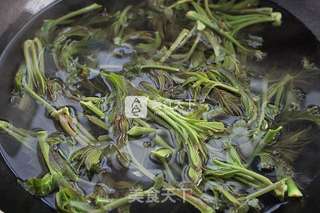 春天的礼物——香椿拌豆腐的做法步骤：6
