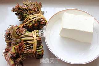 春天的礼物——香椿拌豆腐的做法步骤：1