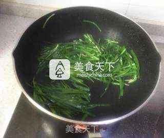 春笋炒韭菜的做法步骤:4