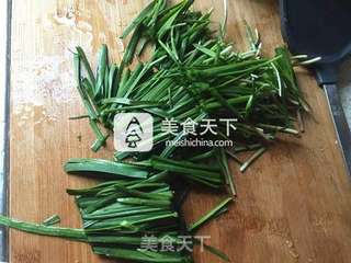 春笋炒韭菜的做法步骤:3