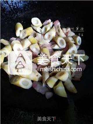 【菜中珍品:鲜嫩清香春笋汤】培根竹笋汤的做法步骤:8