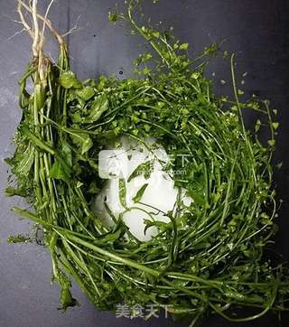 荠菜花煮鸡蛋的做法步骤:2