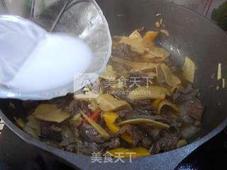 冬笋炒牛肉的做法步骤:8