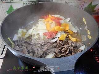 冬笋炒牛肉的做法步骤:6