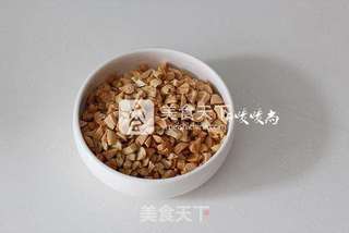 香椿芽拌香干的做法步骤:2