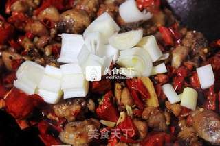 炎阳似火辣子鸡的做法步骤:15