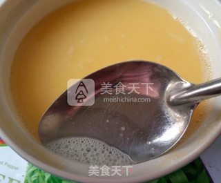 胡萝卜花蛋羹的做法步骤:2