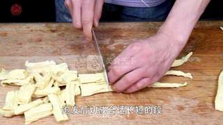 家常下饭菜【红烧腐竹】的做法步骤：1