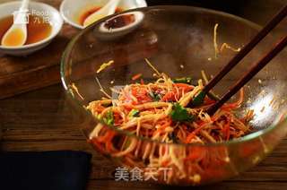 菠菜鸡丝蛋卷—九阳知食的做法步骤:4