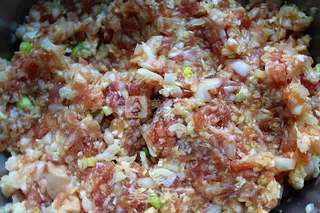 白菜鲜肉饺子的做法步骤:3
