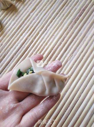 脆底韭菜煎饺的做法步骤:7