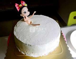 超简单芭比娃娃生日蛋糕(不要太美哦)的做法步骤:5