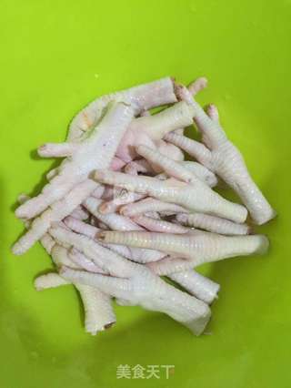 五香鸡爪的做法步骤:2