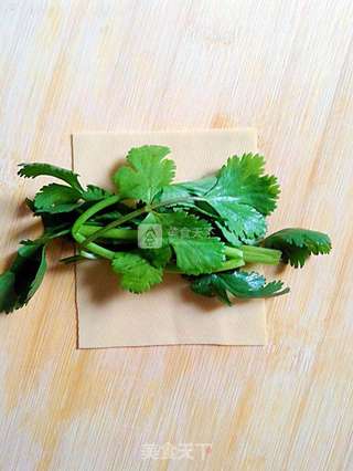 百叶香菜卷的做法步骤:6