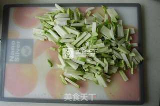 剁椒榨菜的做法步骤：2