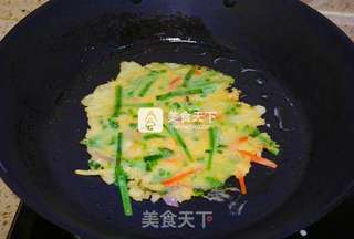 韩式香松虾仁煎饼的做法步骤:11