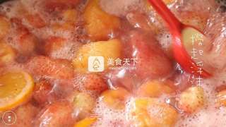一厨作珐琅锅春季自制草莓香蕉果酱的做法步骤:5