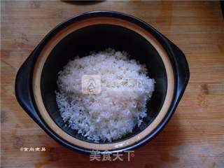 三拼腊味煲仔饭的做法步骤:3
