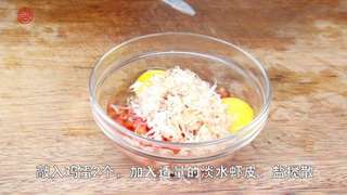 味美爽脆的【笋瓜炒鸡蛋】怎样做？的做法步骤：2