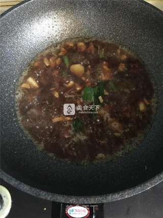 腊肠焖黄花鱼的做法步骤:7
