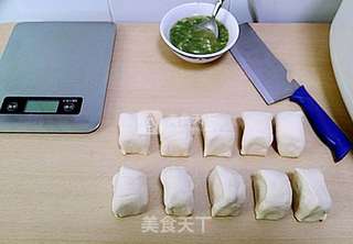 秘制葱油饼的做法步骤:3