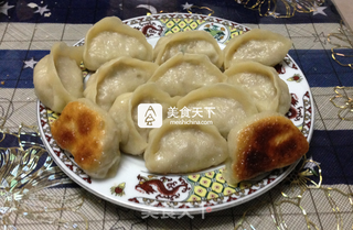 手工锅贴的做法步骤:11