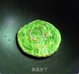 菠菜肉松煎饼的做法步骤：11