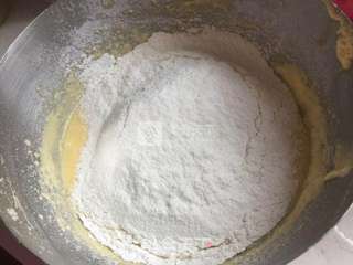 黑芝麻蛋卷的做法步骤:4