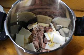木棉花山药汤的做法步骤:4