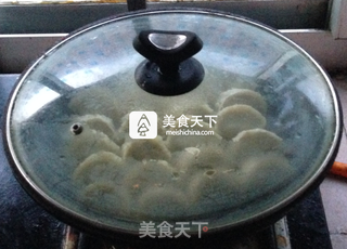 手工锅贴的做法步骤:9
