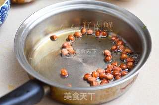 蒜苗虾仁的做法步骤:2